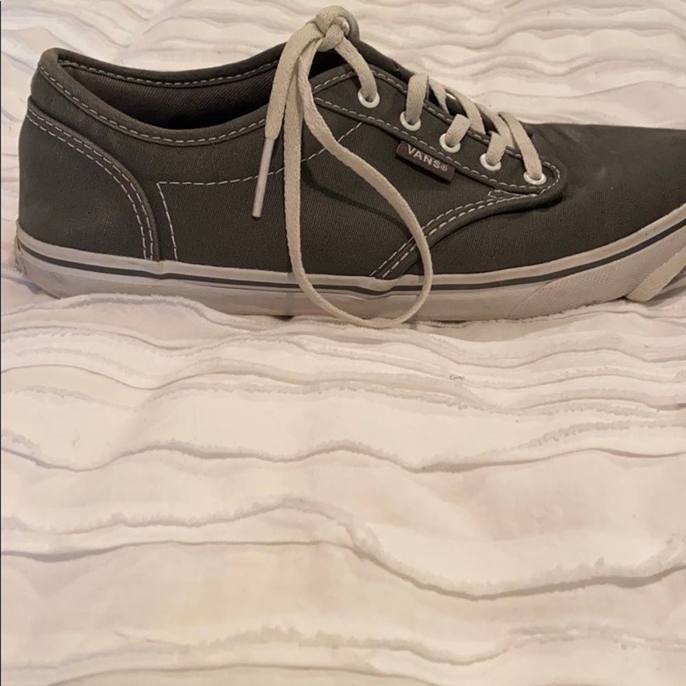 Vans - Picture 2 of 6
